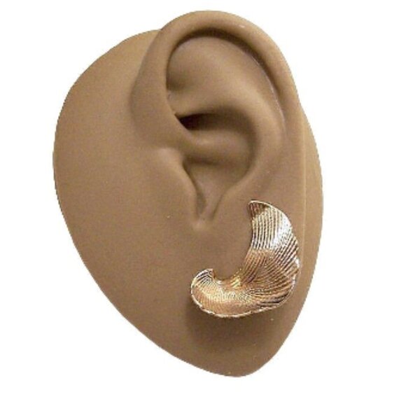 Avon Floating Leaf Clip On Earrings Gold Tone - Picture 4 of 5